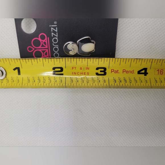 Paparazzi Penguin Stud Earrings         HGP301C - Picture 4 of 5